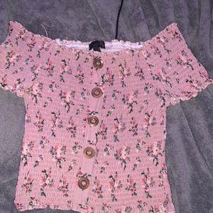 Cropped Fitted off the shoulder T-shirt size:large brand:Orange Kiss